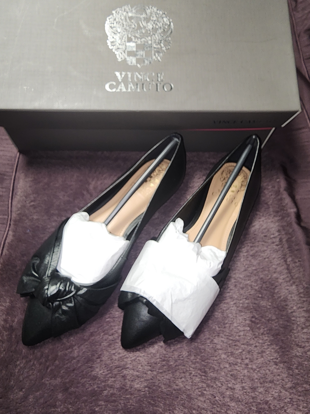 NWB $49 Vince Camuto Black Pointed Toe With Knot Bow 5.5